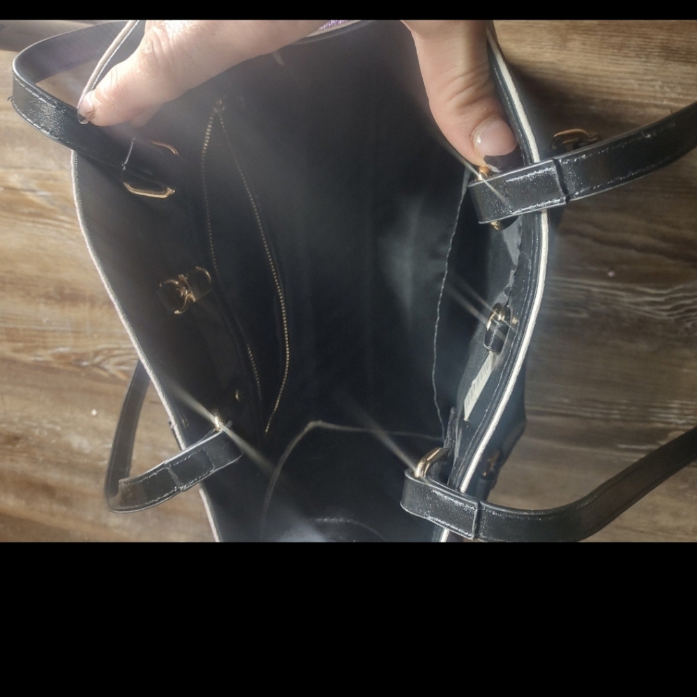 Purse - Picture 3 of 12
